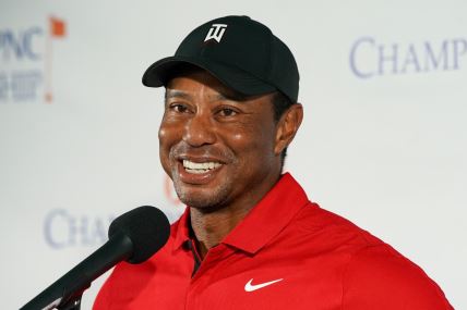 Tiger Woods (2).jpg