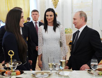 Jelena Isinbajeva Vladimir Putin.jpg