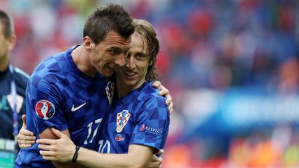 Mario Mandžukić i Luka Modrić.jpg