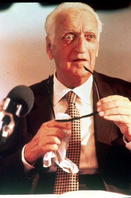 Enzo Ferrari (4).jpg